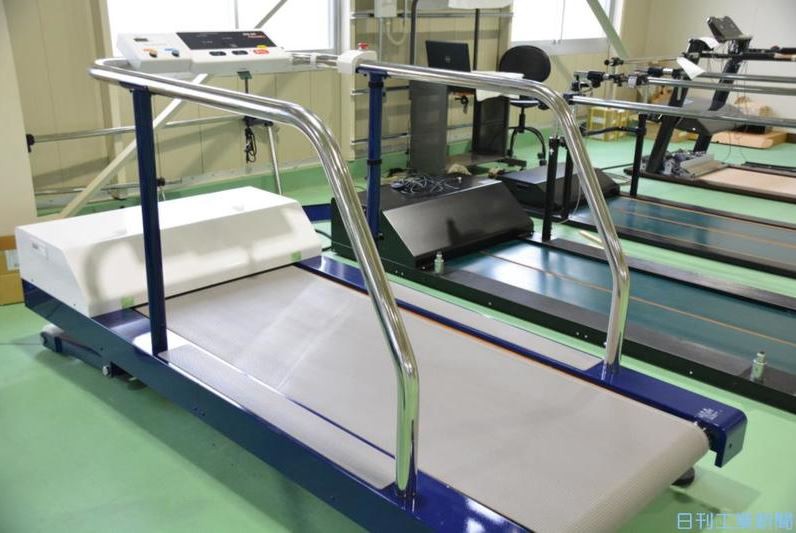 屋内でウオーキングやランニング運動をするための健康機器「トレッドミル」