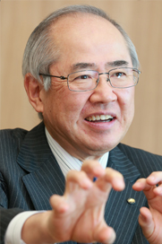 磯崎功典 氏