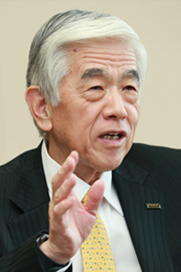 日覚昭広 氏