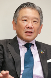 相川善郎 氏